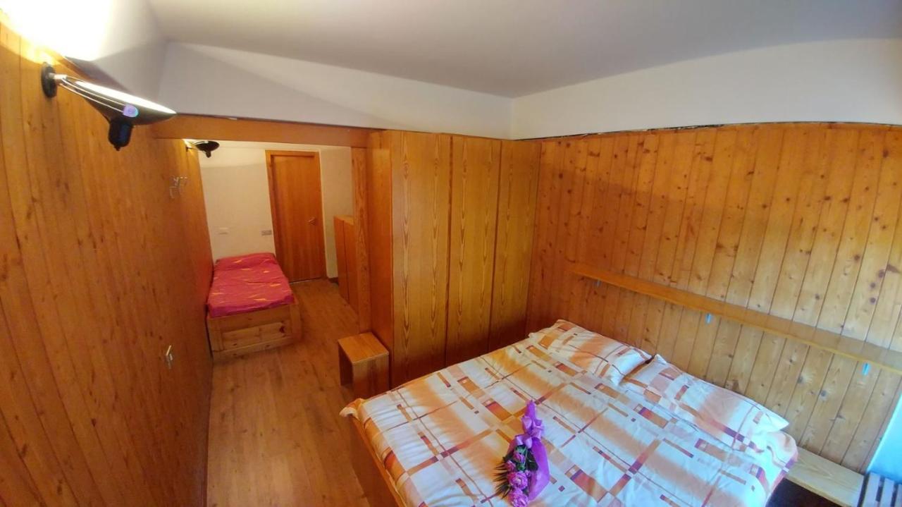 Res. Sole Alto Appartamenti Solandra Mezzana  Bagian luar foto