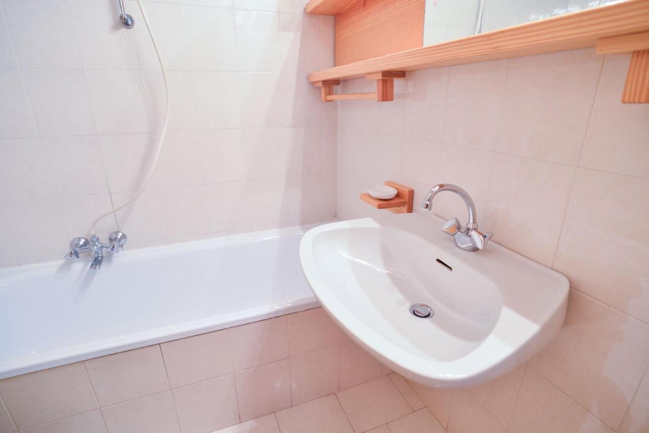 Res. Sole Alto Appartamenti Solandra Mezzana  Bagian luar foto