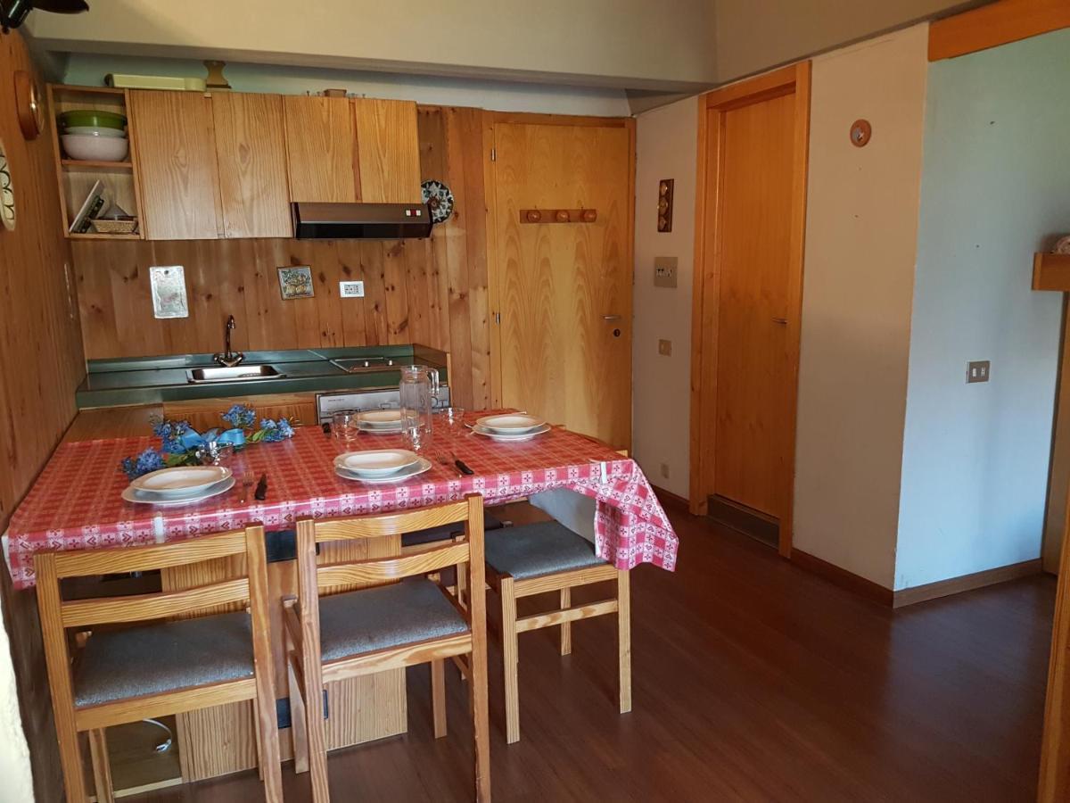 Res. Sole Alto Appartamenti Solandra Mezzana  Bagian luar foto