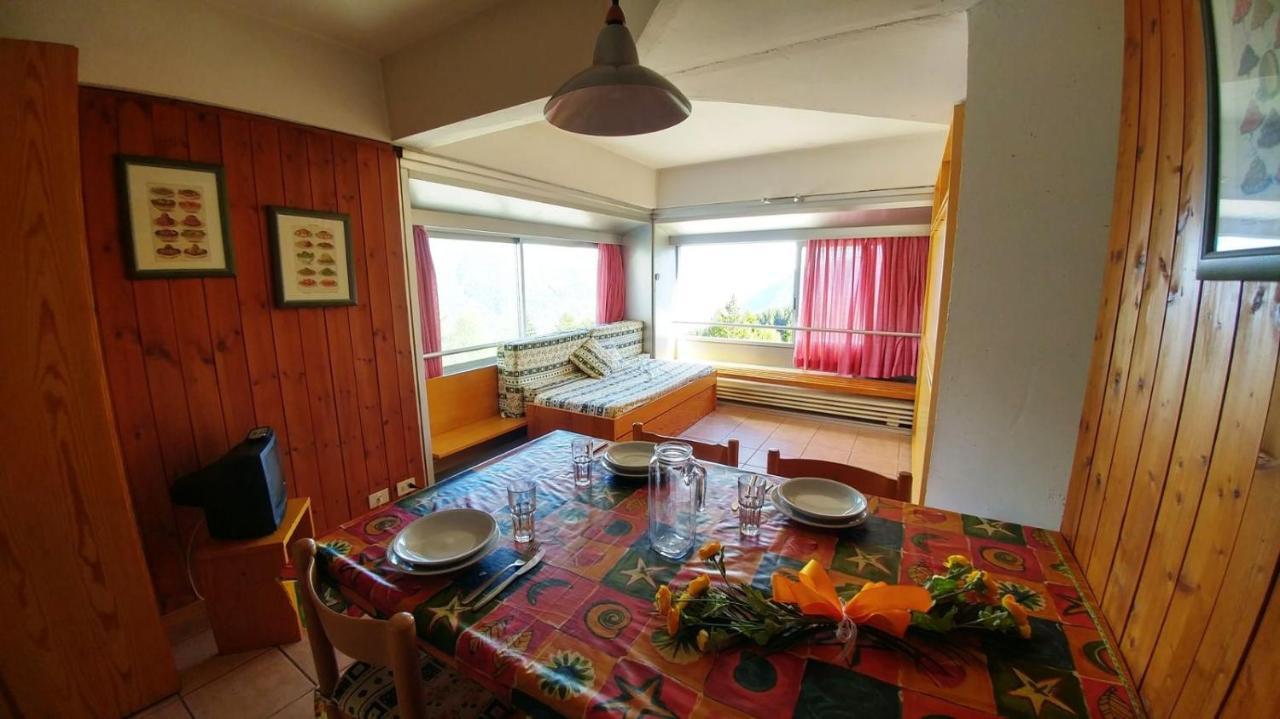 Res. Sole Alto Appartamenti Solandra Mezzana  Bagian luar foto