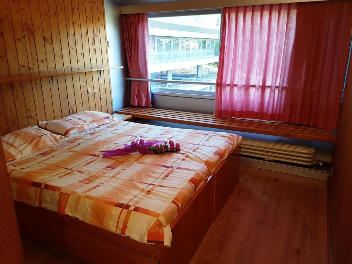 Res. Sole Alto Appartamenti Solandra Mezzana  Bagian luar foto