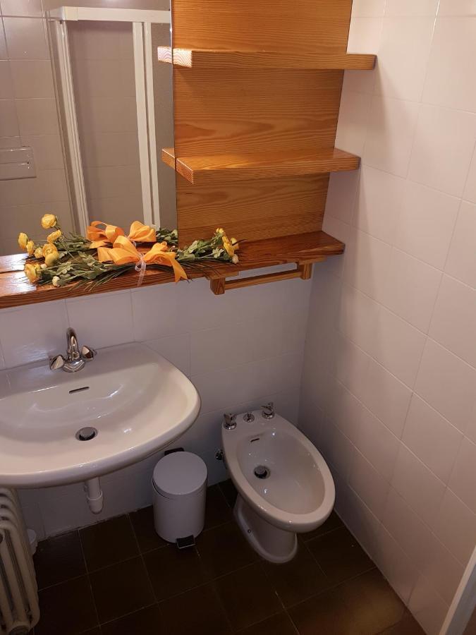 Res. Sole Alto Appartamenti Solandra Mezzana  Bagian luar foto