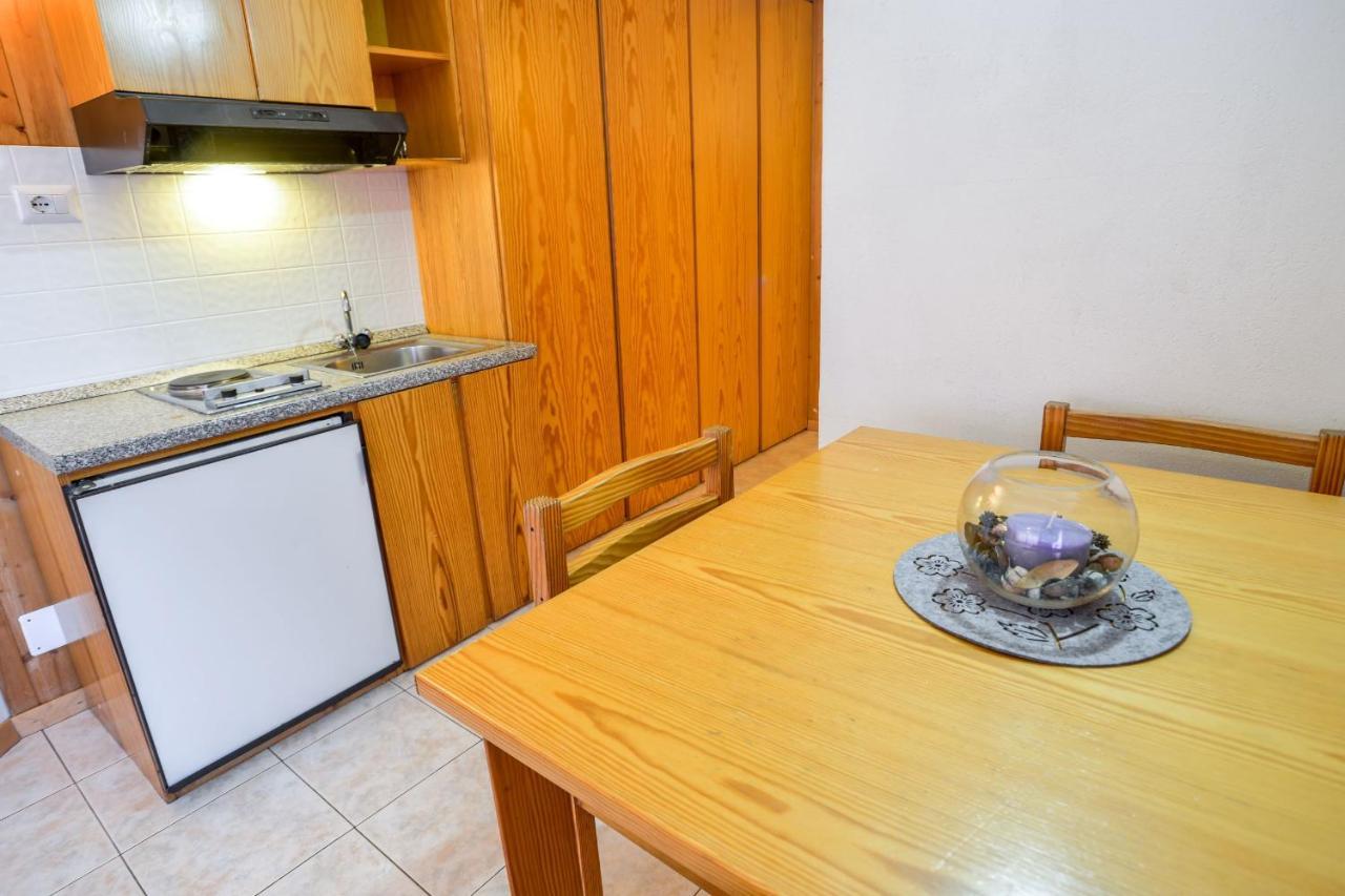Res. Sole Alto Appartamenti Solandra Mezzana  Bagian luar foto