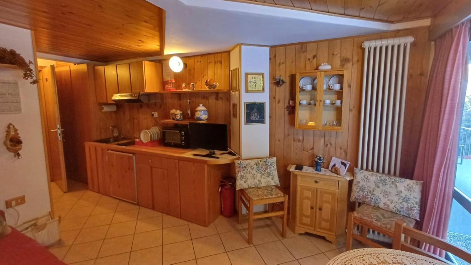 Res. Sole Alto Appartamenti Solandra Mezzana  Bagian luar foto